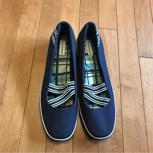 Women’s Size 8.5 N Narrow Navy Blue Canvas Slip on Low Wedge, Padded Sole